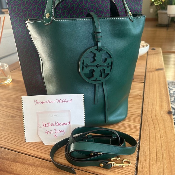 Tory Burch Miller Bucket Bag Green - Picture 2 of 15